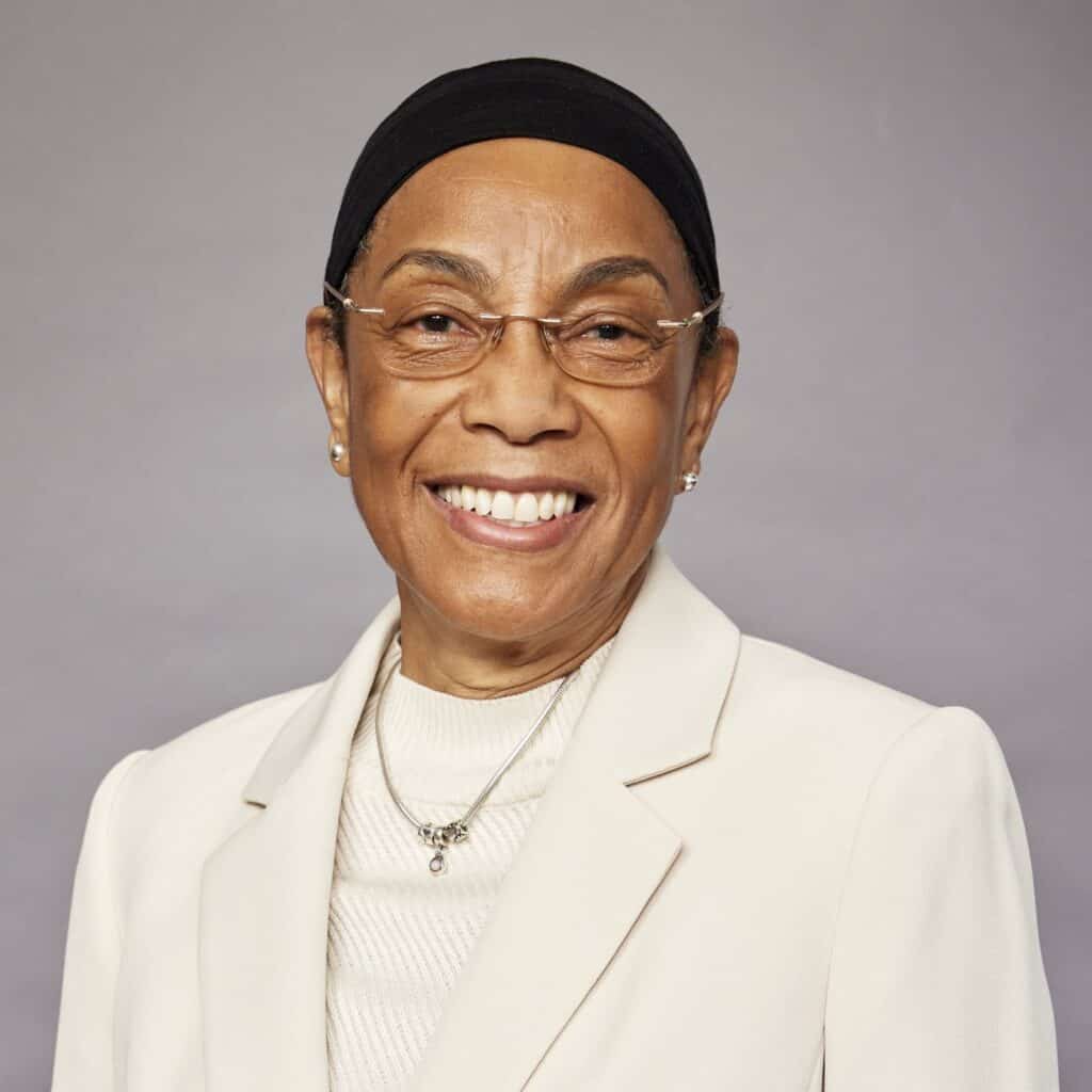 Dr Claudia Natanson