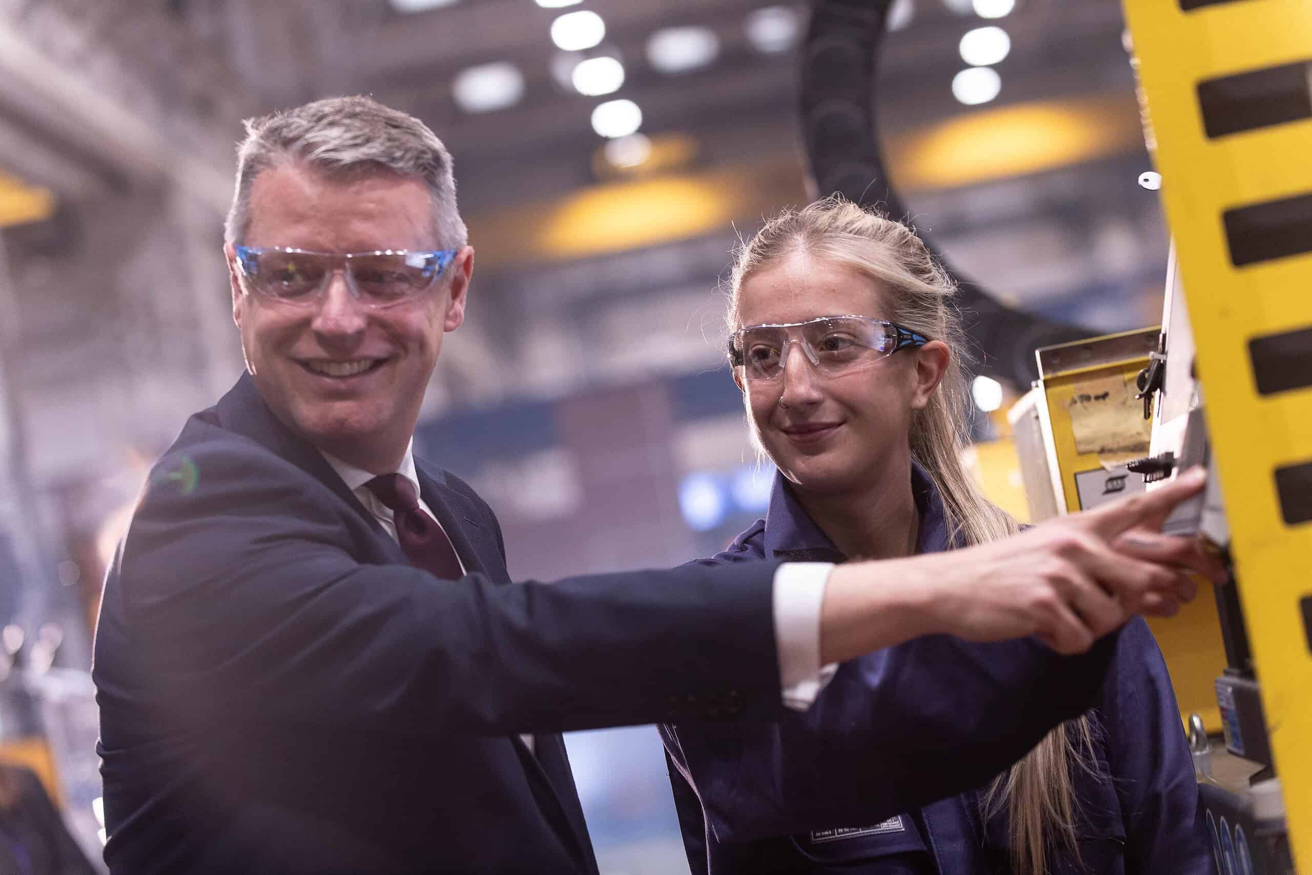 HMS Bulldog steel cut 3